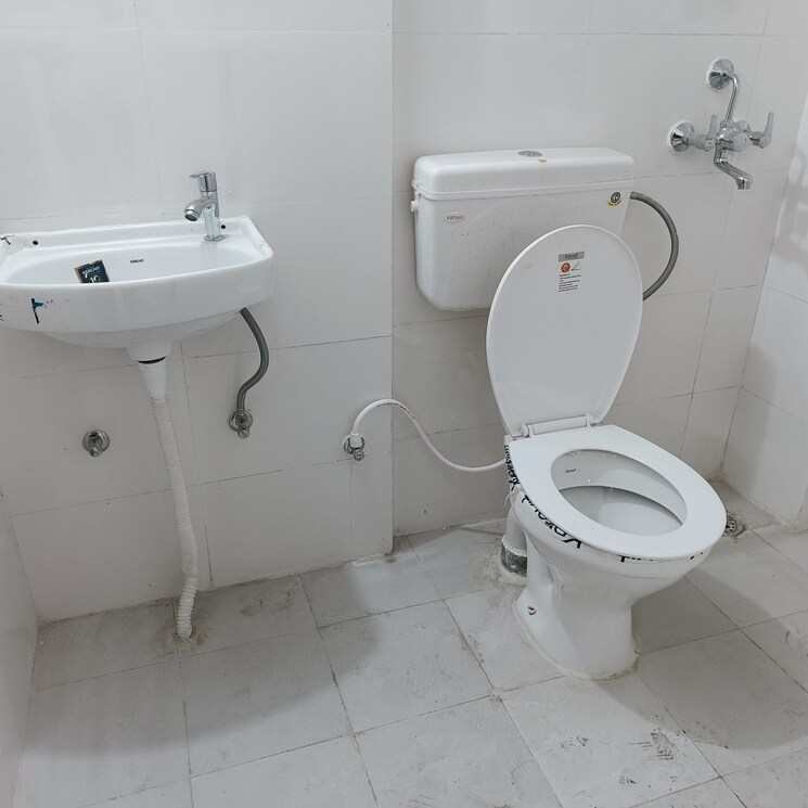 Bathroom, amolik-sankalp 3 Bedroom 851 Sq.Ft. Apartment In Sector 85 Faridabad 8969116