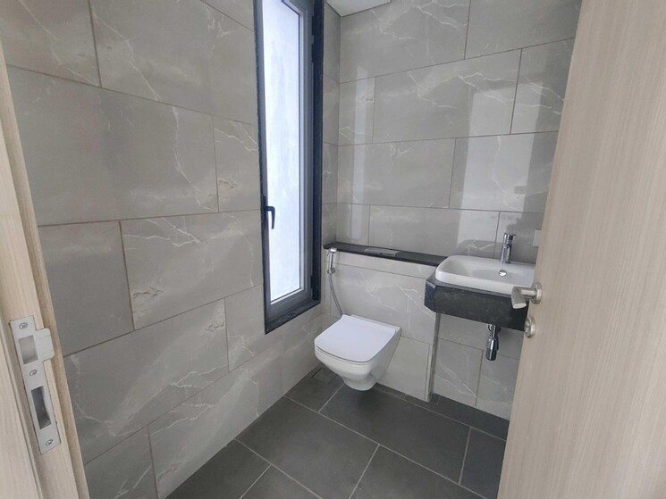Bathroom, rustomjee-crown 4 Bedroom 2500 Sq.Ft. Apartment In Prabhadevi Mumbai 8969123