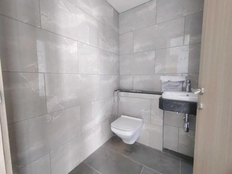 Bathroom, rustomjee-crown 4 Bedroom 2500 Sq.Ft. Apartment In Prabhadevi Mumbai 8969123