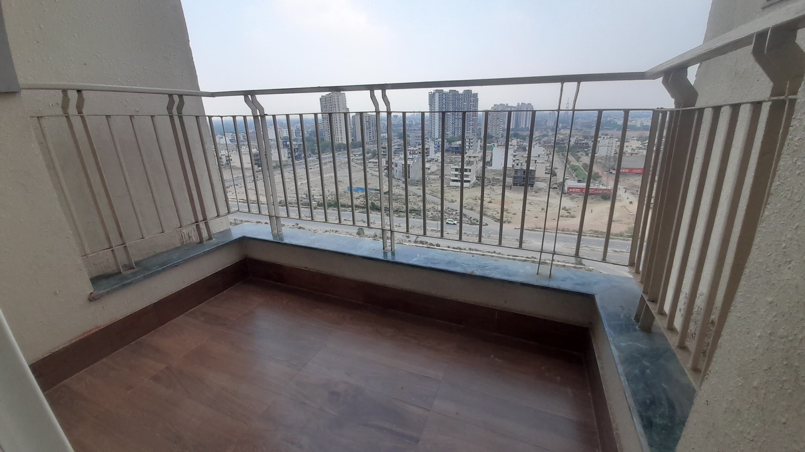 2 BHK Apartment For Sale in BPTP Discovery Park