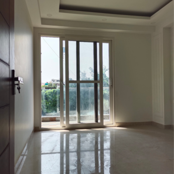 Room in 3 BHK Builder Floor at Palm Residency Chhatarpur, Rajpur Khurd Extension – for Rent