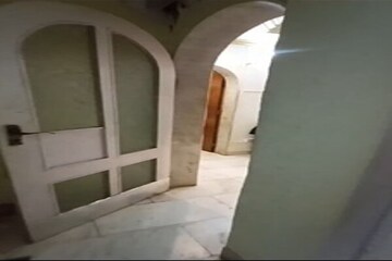 1 BHK Builder Floor For Rent in Andheri East