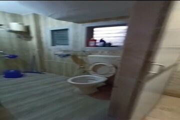 Parking in 1 BHK Builder Floor at Andheri East – for Rent