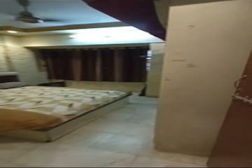 Parking in 1 BHK Builder Floor at Andheri East – for Rent