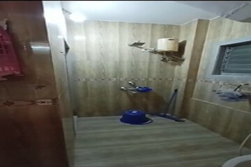Bathroom in 1 BHK Builder Floor at Andheri East – for Rent