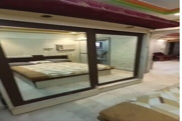 Parking in 1 BHK Builder Floor at Andheri East – for Rent