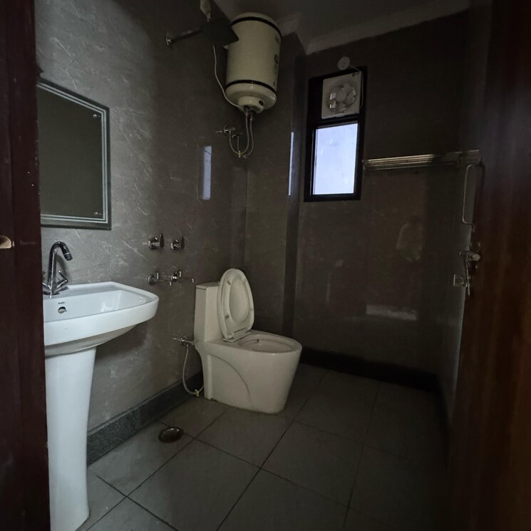 Bathroom, chattarpur 1 Bedroom 550 Sq.Ft. Builder Floor In Chattarpur Delhi 8969166
