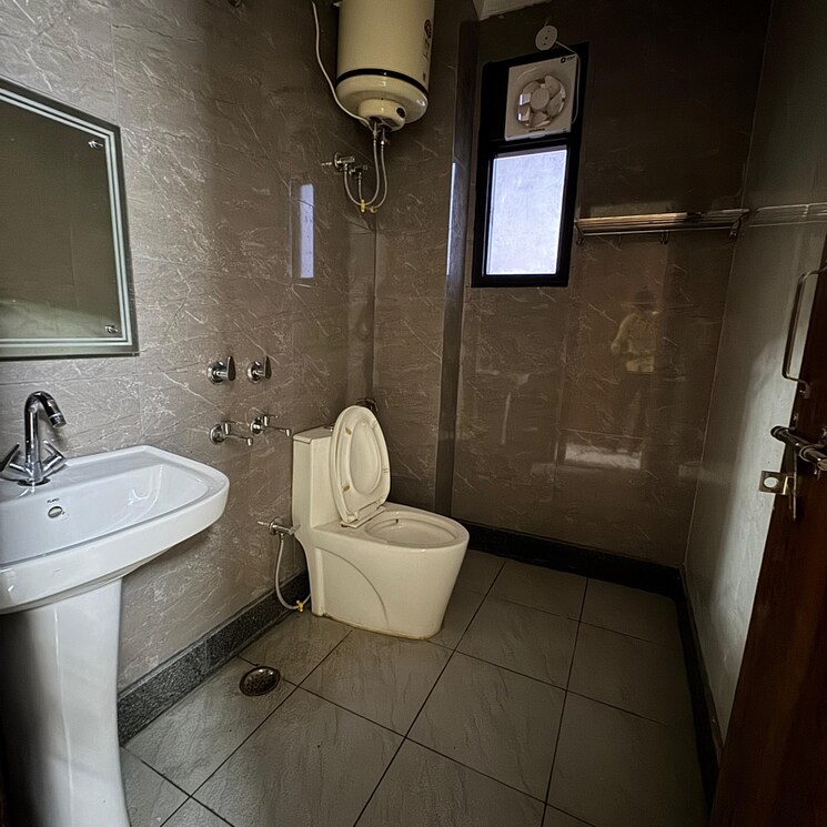 Bathroom, chattarpur 1 Bedroom 550 Sq.Ft. Builder Floor In Chattarpur Delhi 8969166