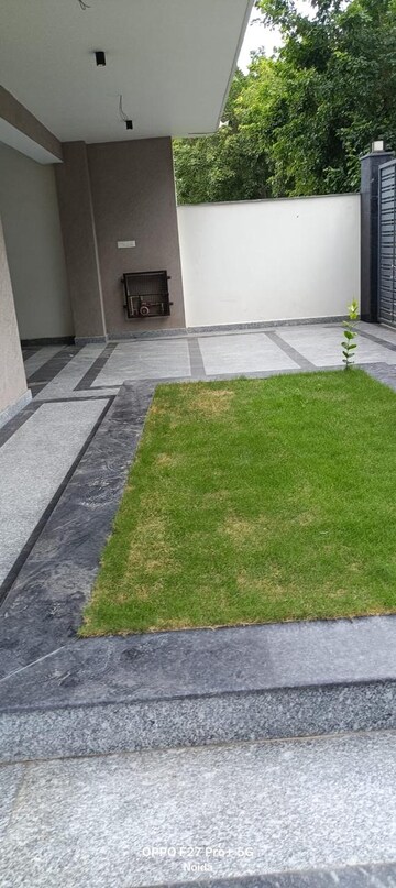 Balcony in 5 BHK Independent House at Sector 105 – for Rent