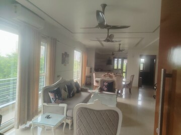 Team Area in 5 BHK Independent House at Sector 105 – for Rent