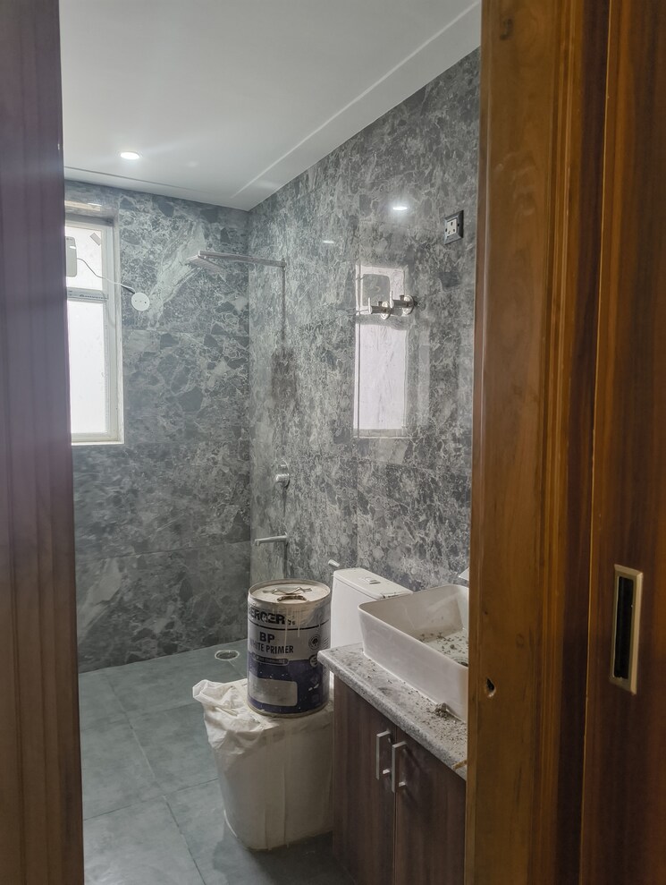 Bathroom, dlf-exclusive-floors 2 Bedroom 1200 Sq.Ft. Builder Floor In Sector 53 Gurgaon 8969199
