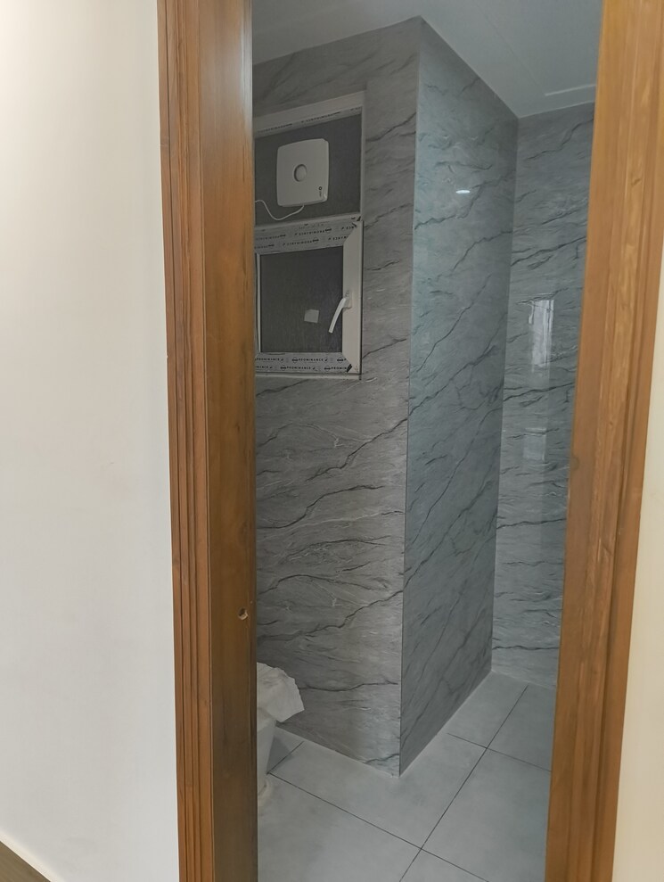 Bathroom, dlf-exclusive-floors 2 Bedroom 1200 Sq.Ft. Builder Floor In Sector 53 Gurgaon 8969199