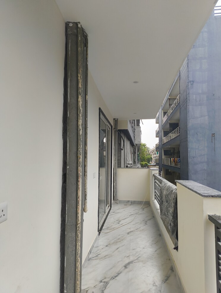 Balcony, dlf-exclusive-floors 2 Bedroom 1200 Sq.Ft. Builder Floor In Sector 53 Gurgaon 8969199