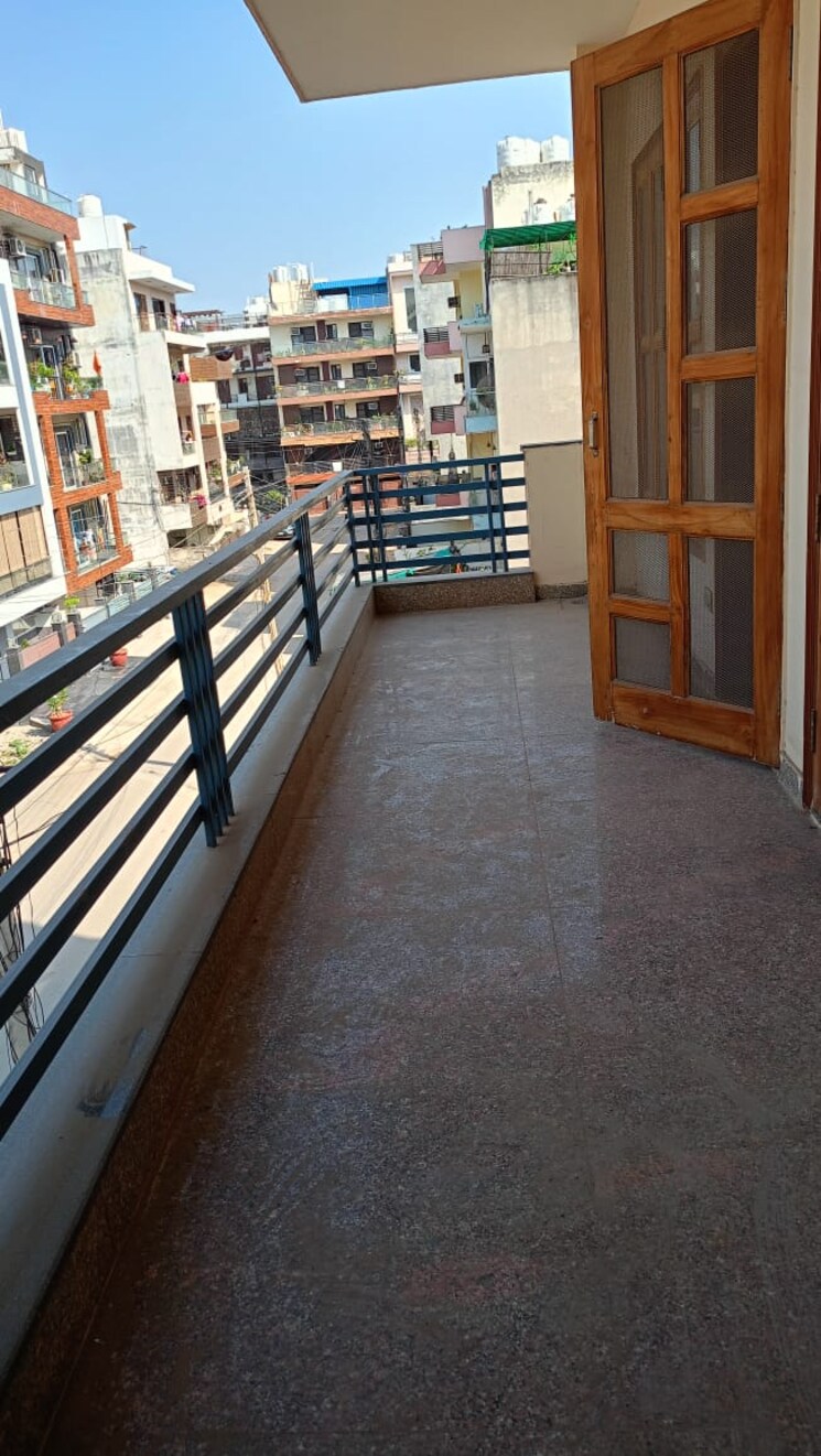 Balcony, ardee-city 2 Bedroom 150 Sq.Ft. Builder Floor In Sector 52 Gurgaon 8969211