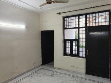 Room in 2 BHK Builder Floor at Ardee City, Sector 52 – for Rent