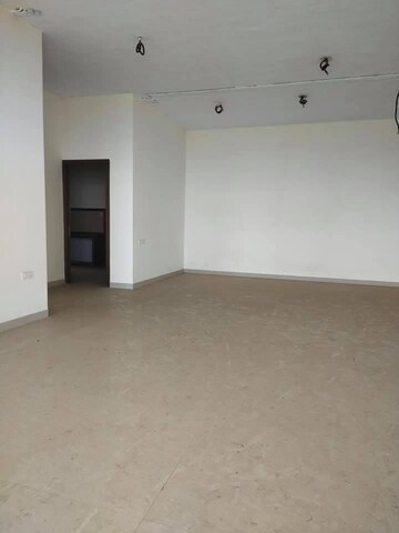 Room in 4 BHK Apartment at K Raheja Vivarea, Mahalaxmi – for Rent