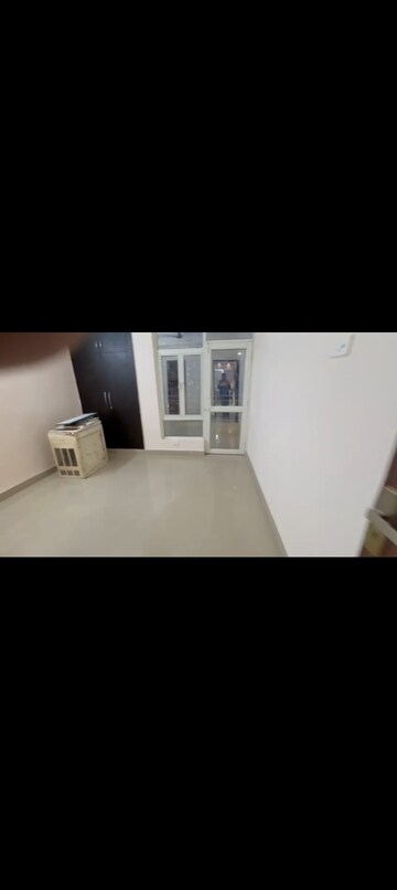Room in 3 BHK Apartment at Supertech Ecovillage I, Sector 1 Greater Noida – for Rent