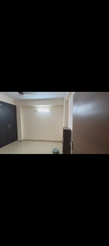Room in 3 BHK Apartment at Supertech Ecovillage I, Sector 1 Greater Noida – for Rent