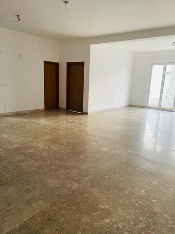 Room in 5 BHK Builder Floor at SS Linden, Sector 84 – for Rent
