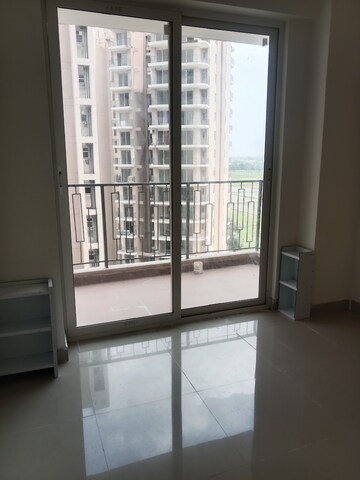 Room in 3 BHK Apartment at ROF Alante, Sector 108 – for Rent
