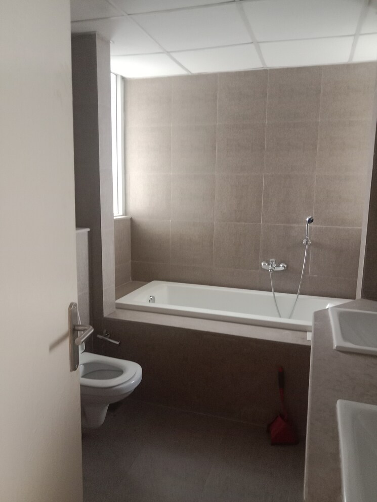 Bathroom, conscient-heritage-max 4 Bedroom 2860 Sq.Ft. Apartment In Sector 102 Gurgaon 8969283