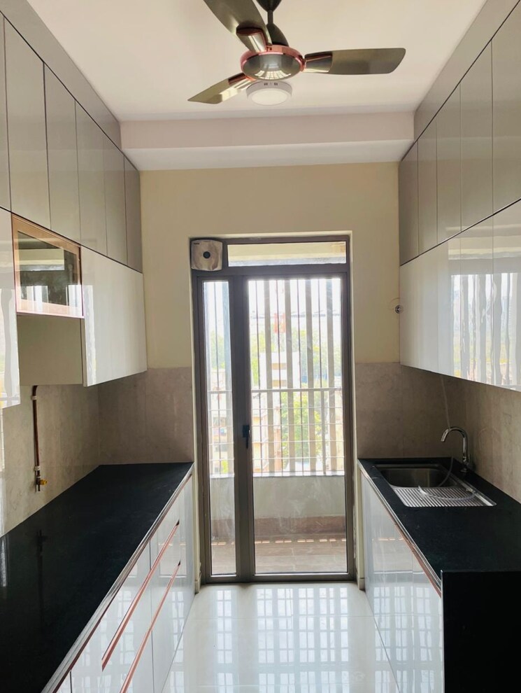 Kitchen, kalpataru-paramount 2 Bedroom 672 Sq.Ft. Apartment In Kapur Bawdi Thane 8969280