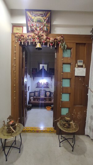 Furnished Amenities in 4 BHK Apartment at Banjara Hills – for Rent