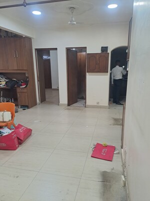 2 BHK Apartment For Sale in Paryatan Apartments, Vasundhara Enclave