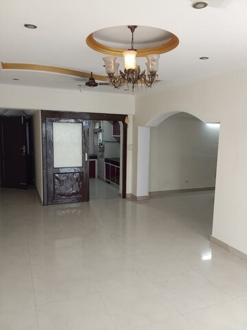 Room in 3 BHK Apartment at Mahesh Apartments, Vasundhara Enclave – for Rent