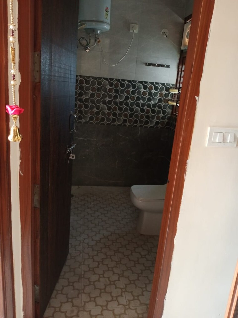 Bathroom, v3s-indralok 2 Bedroom 1156 Sq.Ft. Apartment In Indrapuram Ghaziabad 8969387