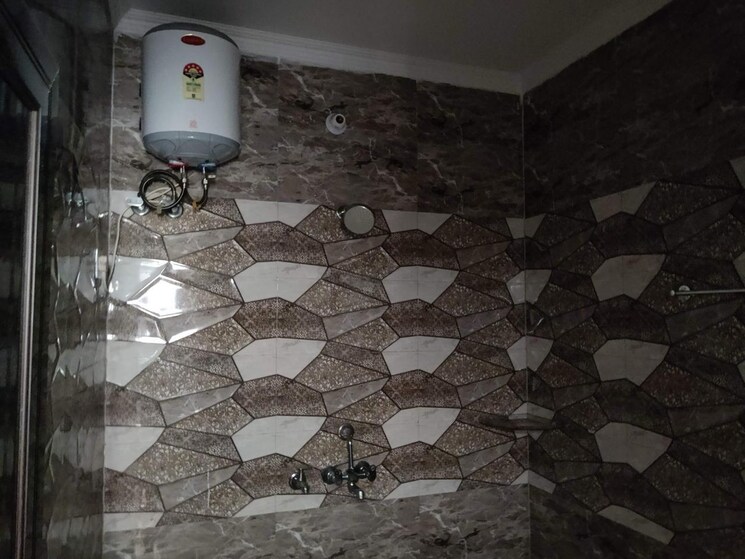 Bathroom, gaur-yamuna-city-galleria 2 Bedroom 1295 Sq.Ft. Apartment In Gaur Yamuna City Greater Noida 8969466