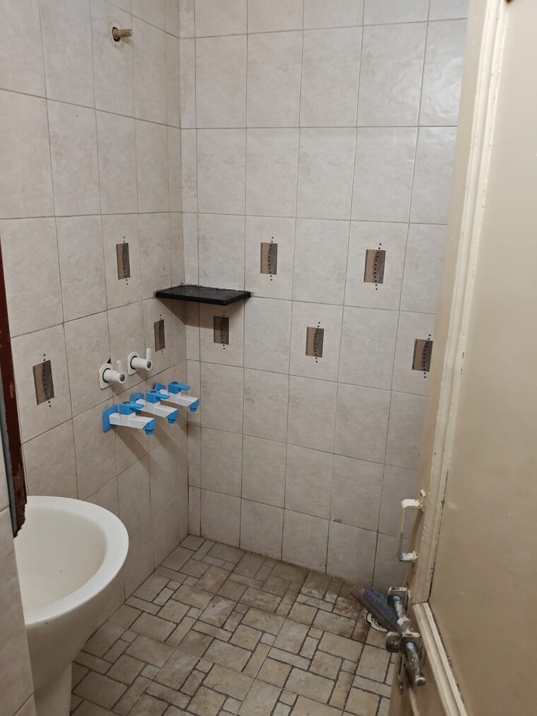 Bathroom, spire-south 2 Bedroom 1460 Sq.Ft. Apartment In Sector 68 Gurgaon 8969496