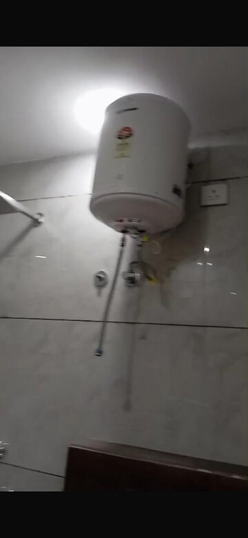 Bathroom in 3 BHK Builder Floor at Skynet Towers, Patiala Road – for Rent