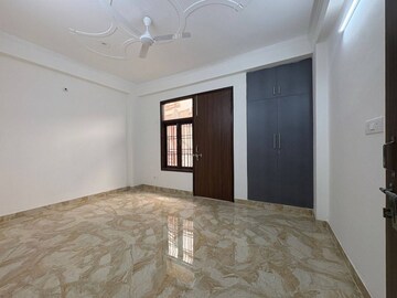 Room in 1 BHK Builder Floor at Saket – for Rent