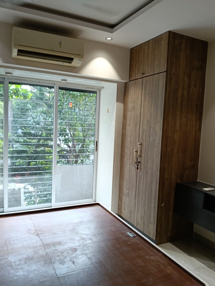 Room, silver-mist-chs 2 Bedroom 960 Sq.Ft. Apartment In Versova Mumbai 8969528