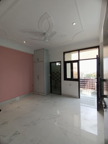 Room in 1 BHK Builder Floor at Saket – for Rent