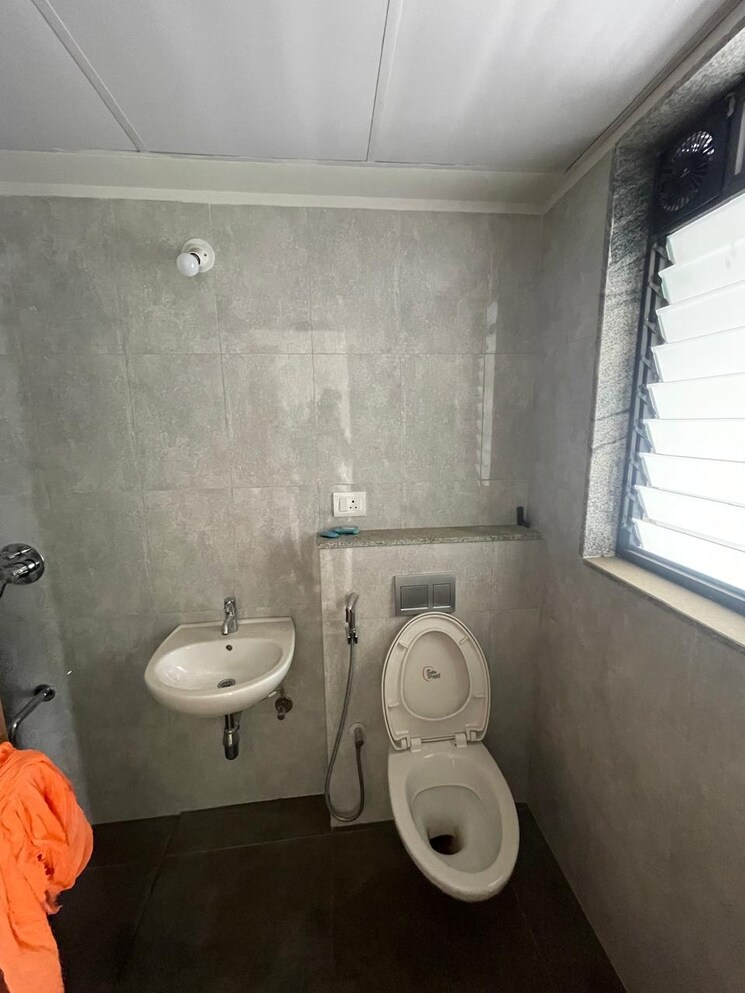 Bathroom, lodha-palava-downtown 2 Bedroom 585 Sq.Ft. Apartment In Dombivli East Thane 8969559