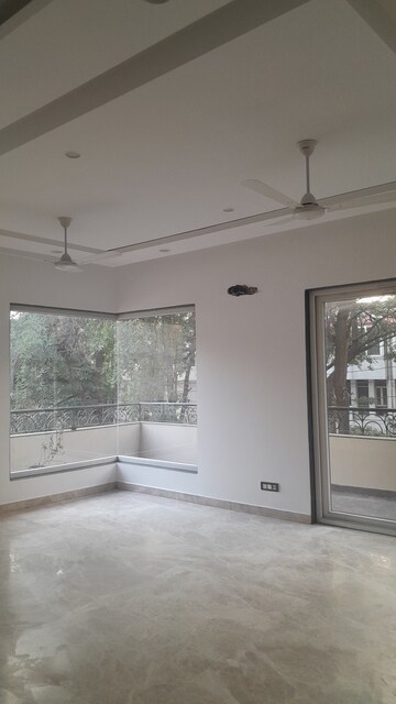 Room in 3 BHK Builder Floor at SS Mayfield Gardens, Sector 51 – for Rent