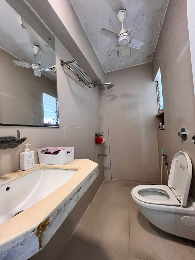 Bathroom, andheri west 5 Bedroom 2000 Sq.Ft. Apartment In Andheri West Mumbai 8969543