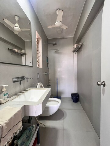 Bathroom in 5 BHK Apartment at Andheri West – for Rent
