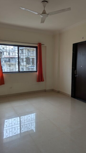 Room in 2 BHK Apartment at Sudhir Mandke Advantage CHS, Lulla Nagar – for Rent
