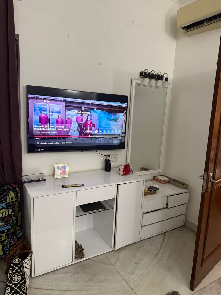 Kitchen, green park 3 Bedroom 2100 Sq.Ft. Builder Floor In Green Park Delhi 8969571