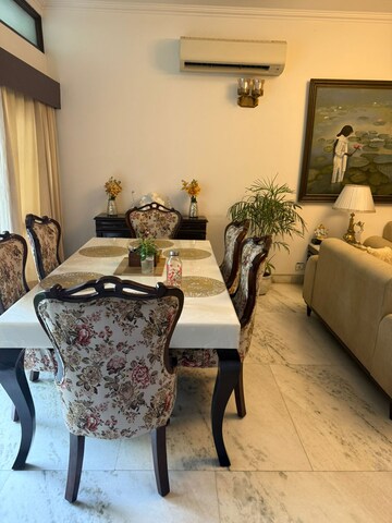 Team Area in 3 BHK Builder Floor at Green Park – for Rent