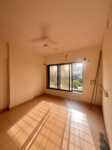 Bedroom in 2 BHK Apartment at Andheri West – for Rent