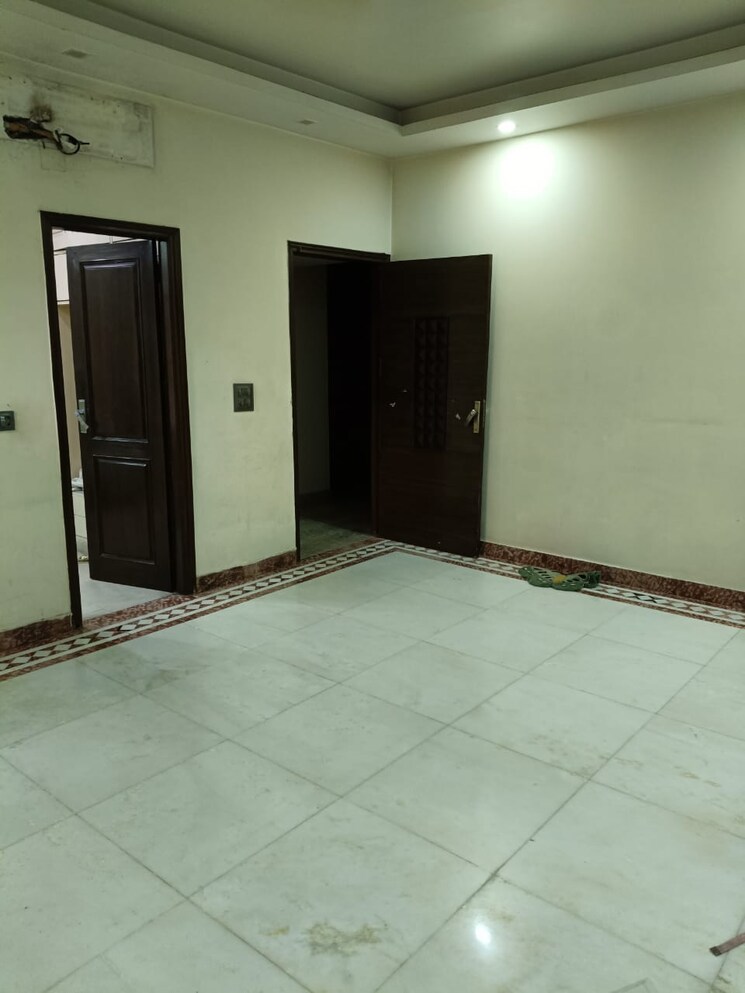 Room, safdarjung enclave 2 Bedroom 1800 Sq.Ft. Builder Floor In Safdarjung Enclave Delhi 8969580