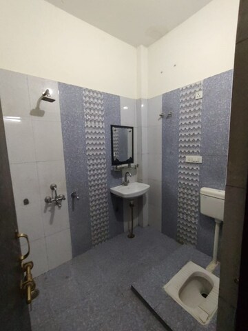 Bathroom in 2 BHK Independent House at Gomti Nagar – for Rent