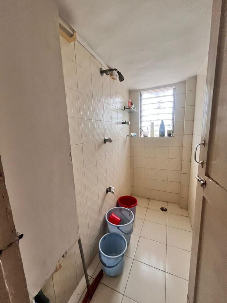 Bathroom, andheri west 1 Bedroom 650 Sq.Ft. Apartment In Andheri West Mumbai 8969593