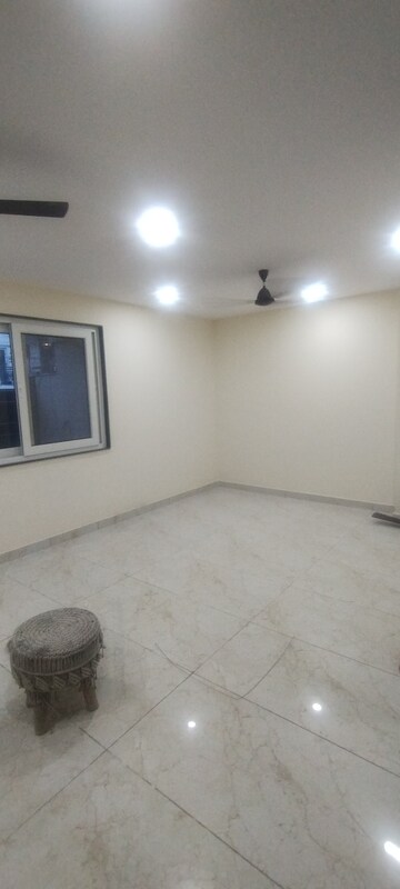 Furnished Amenities in 3 BHK Builder Floor at RWA Apartments Sector 19, Sector 19 – for Rent