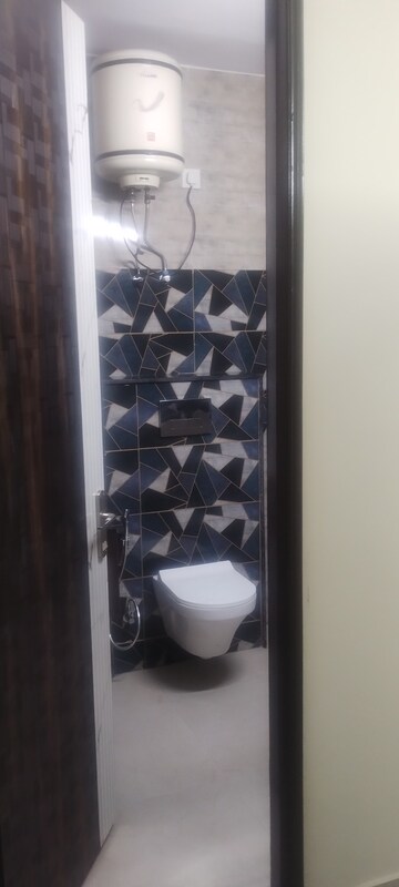 Parking in 3 BHK Builder Floor at RWA Apartments Sector 19, Sector 19 – for Rent