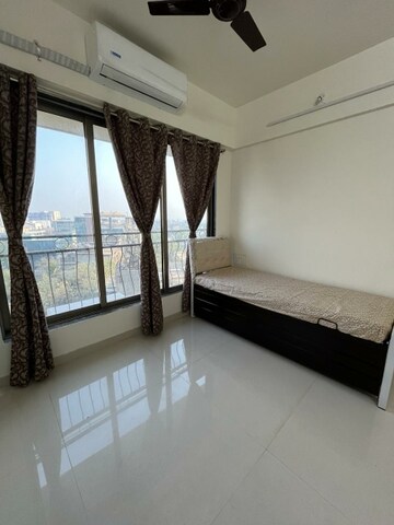 Room in 3 BHK Apartment at Bindra Sateri Legacy, Andheri East – for Rent